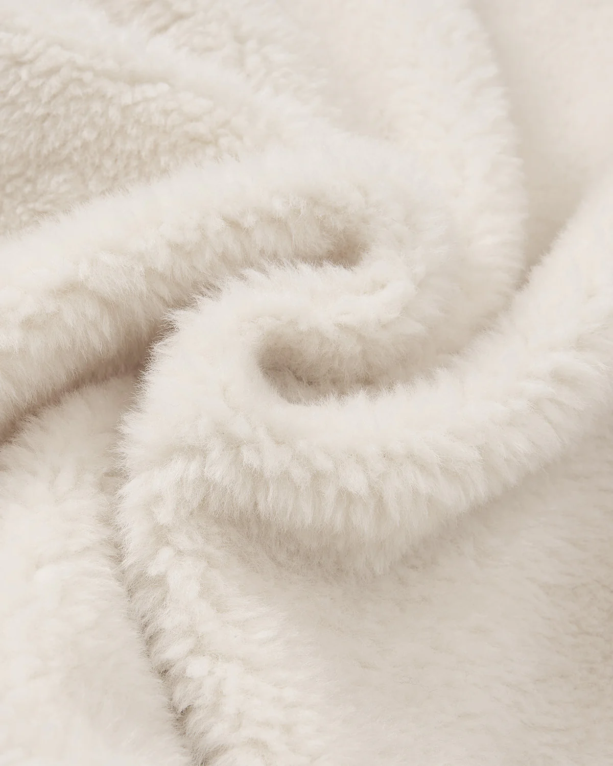 BLACK IVORY REVERSIBLE FLOWER QUILTED JEOGORI FLEECE - Image 11