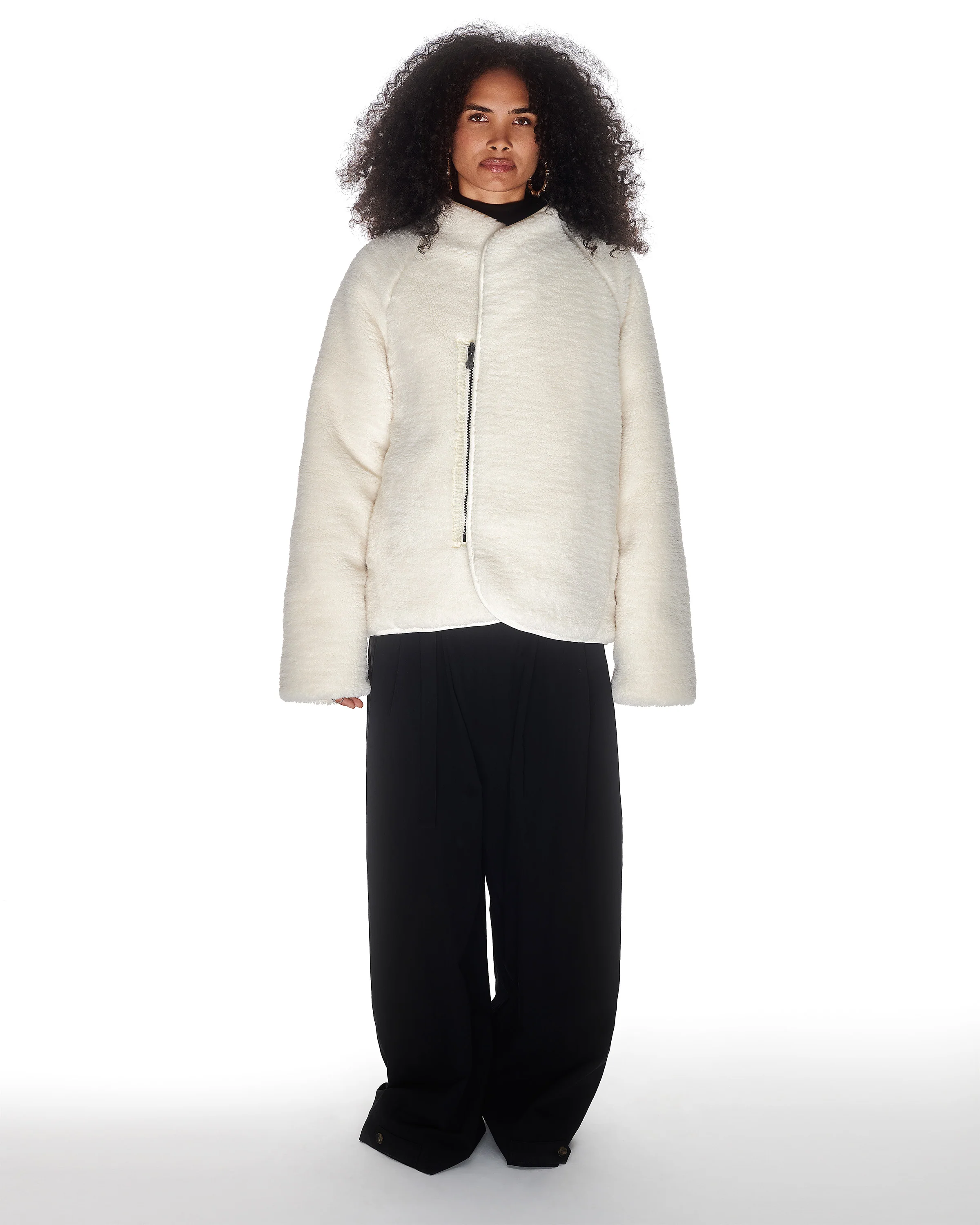 BLACK IVORY REVERSIBLE FLOWER QUILTED JEOGORI FLEECE - Image 5
