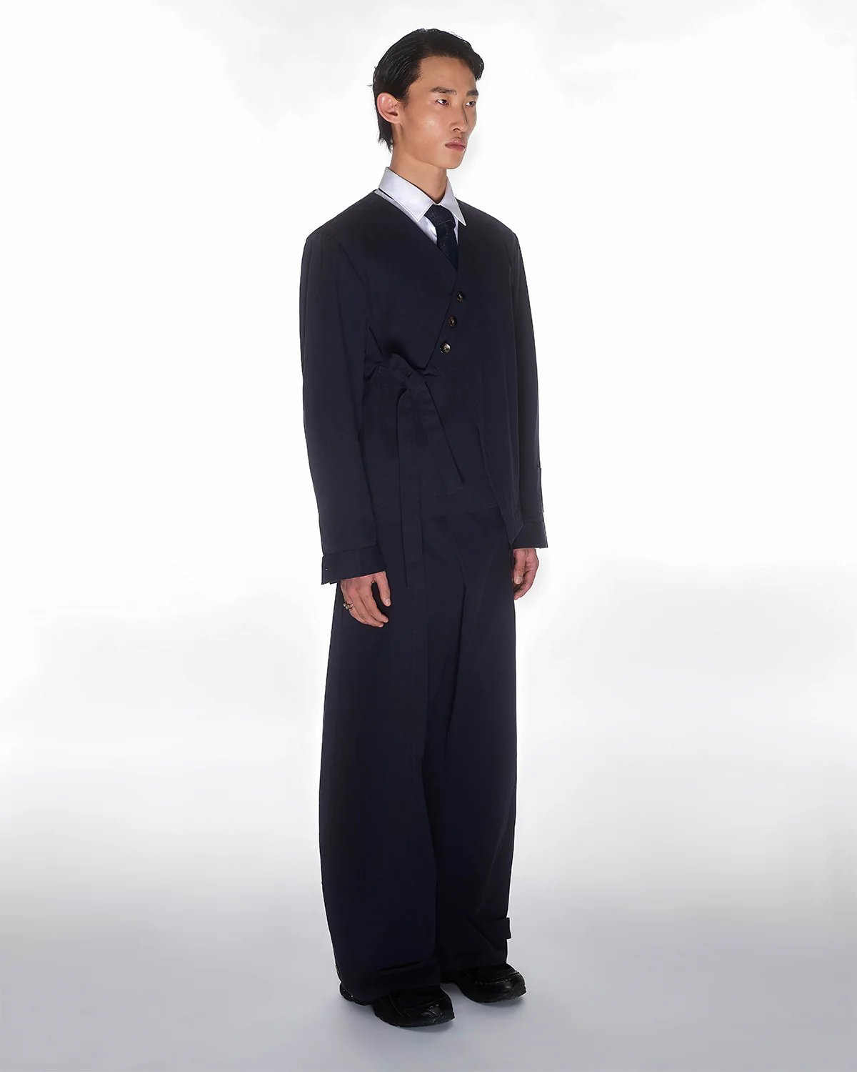 NAVY HANBOK TIE BLAZER - Image 14
