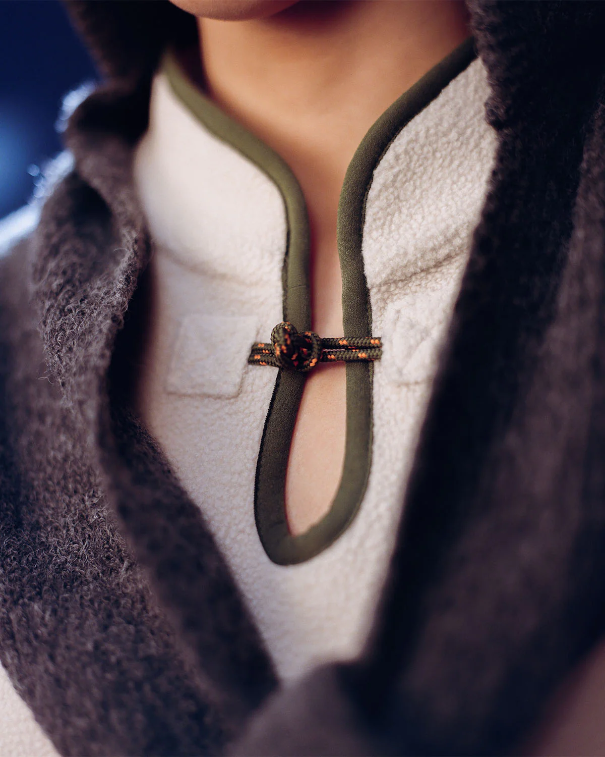 TAUPE TEARDROP KNOT FLEECE - Image 8